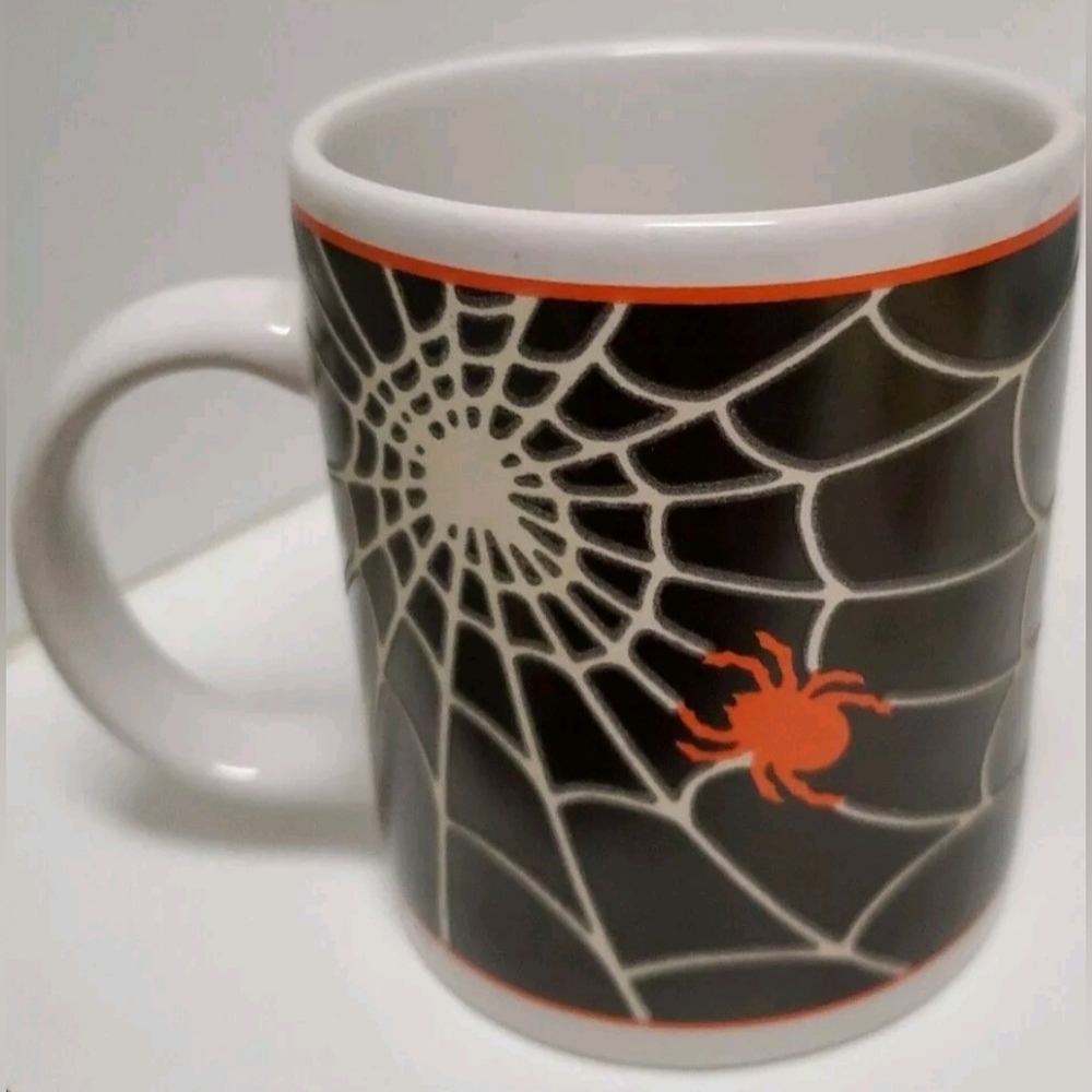 Cooks Club Spider Web Coffee Mug.. Red/Orange Spider White Web 1990s